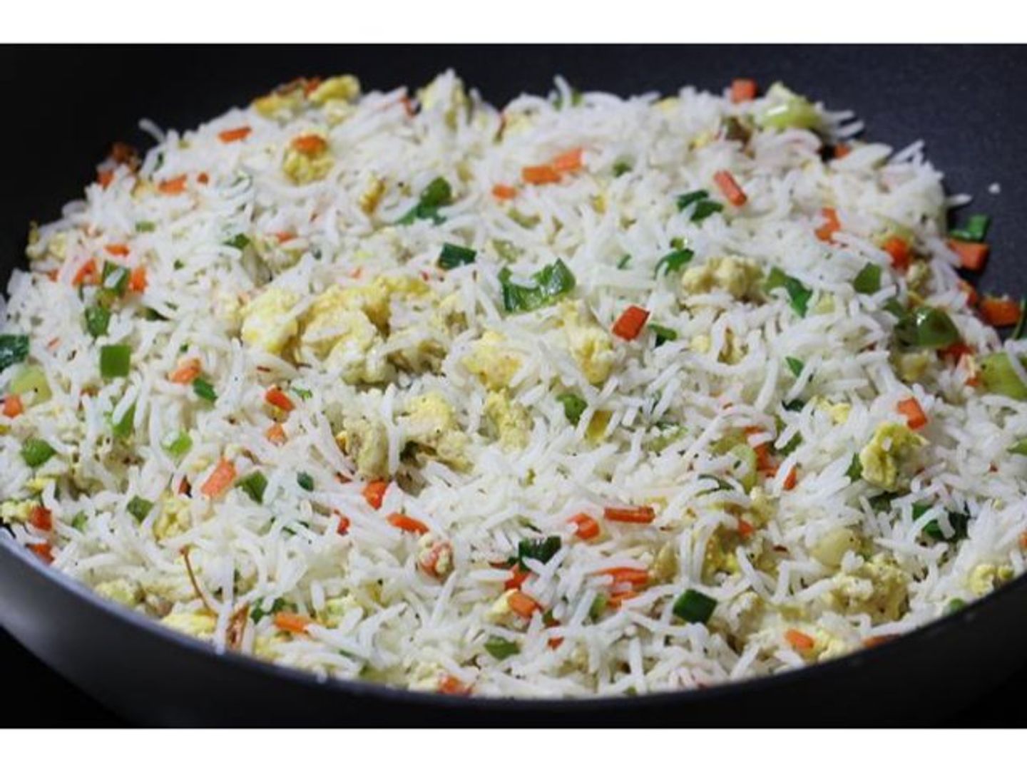 أرز مطبوخ مع البيض