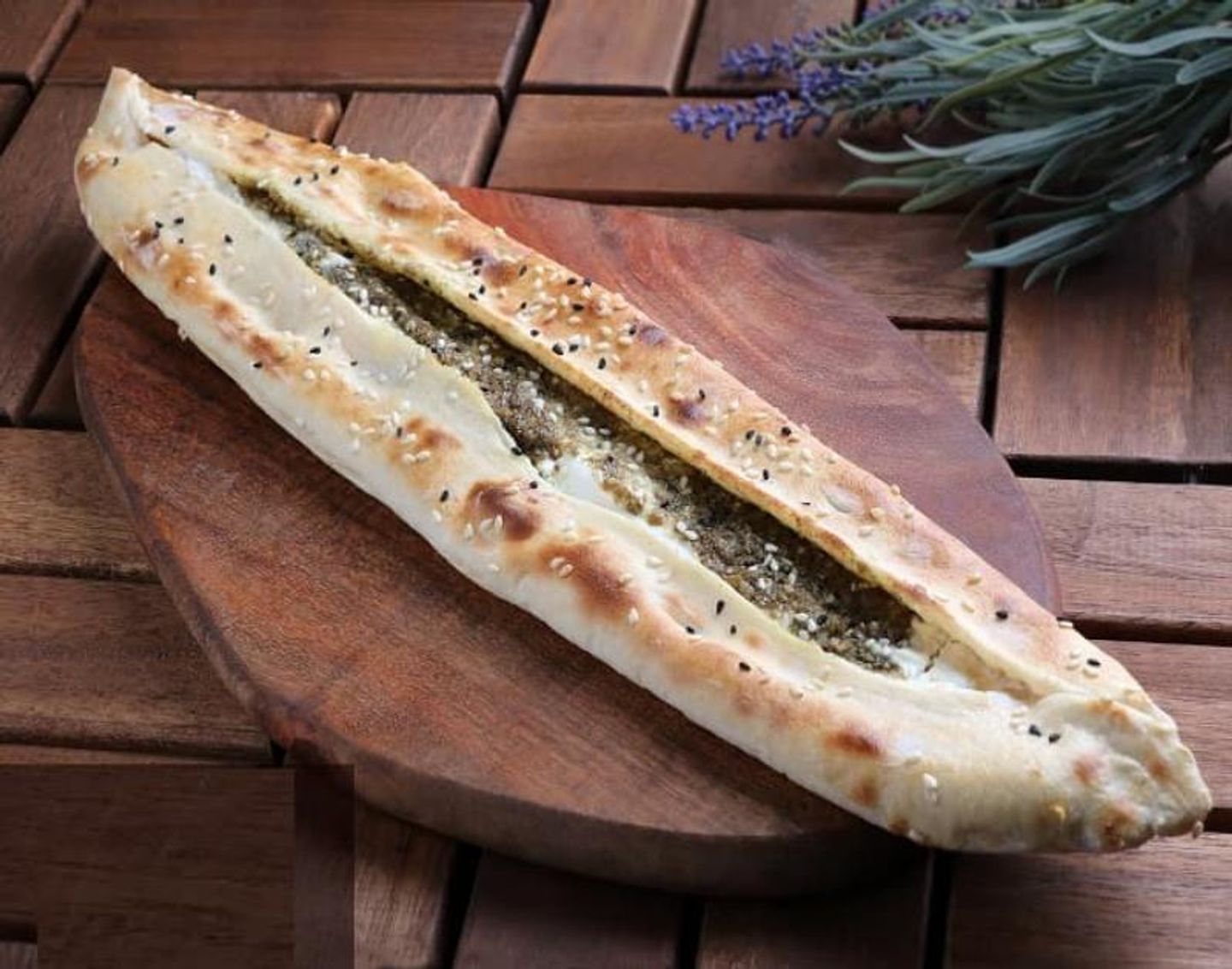 فطيره لبنة بالزعتر
