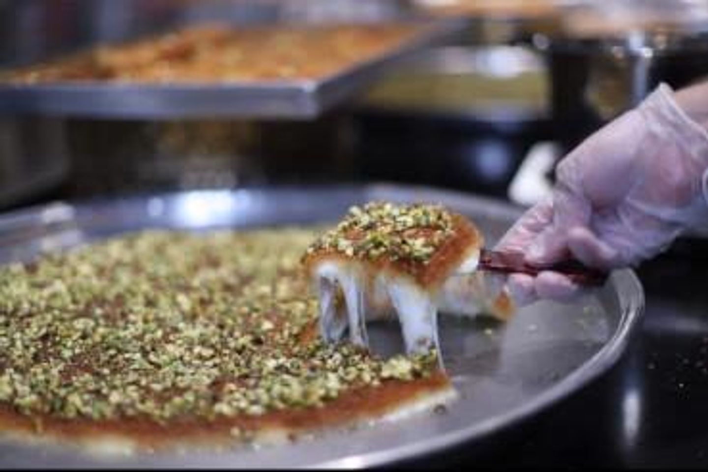 Rough Kunafah With Cream Tray