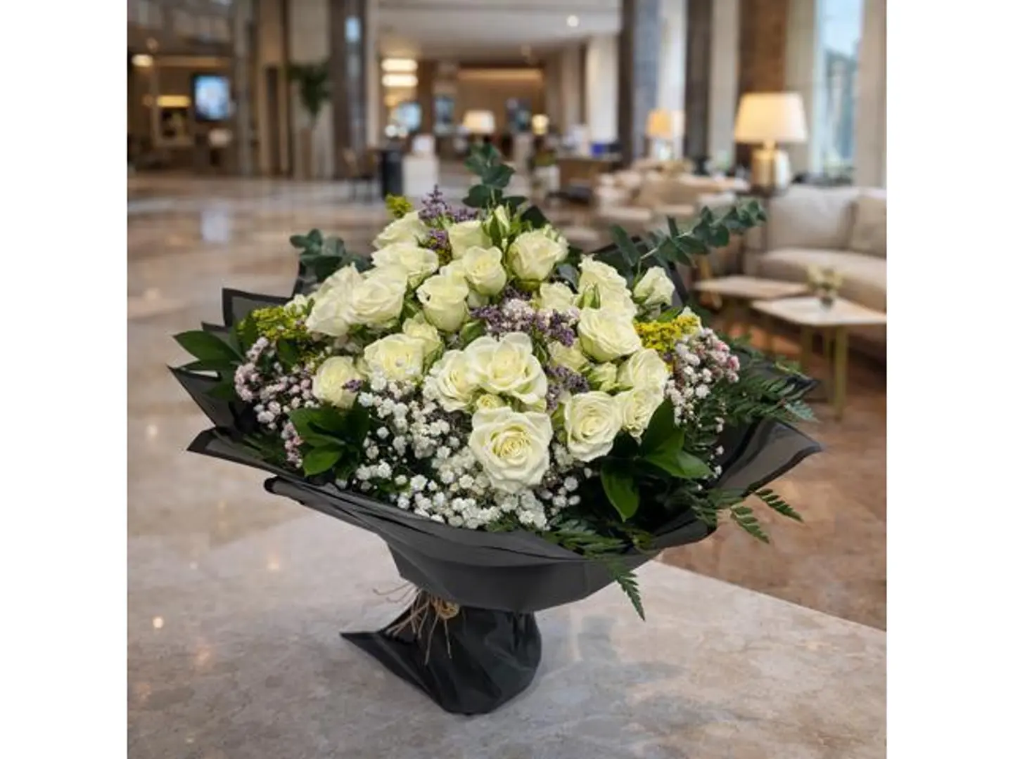 ابيض غلاف اسود أربعة عشر