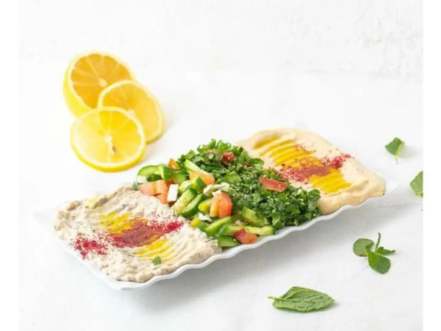 صحن مقبلات مشكل وسط