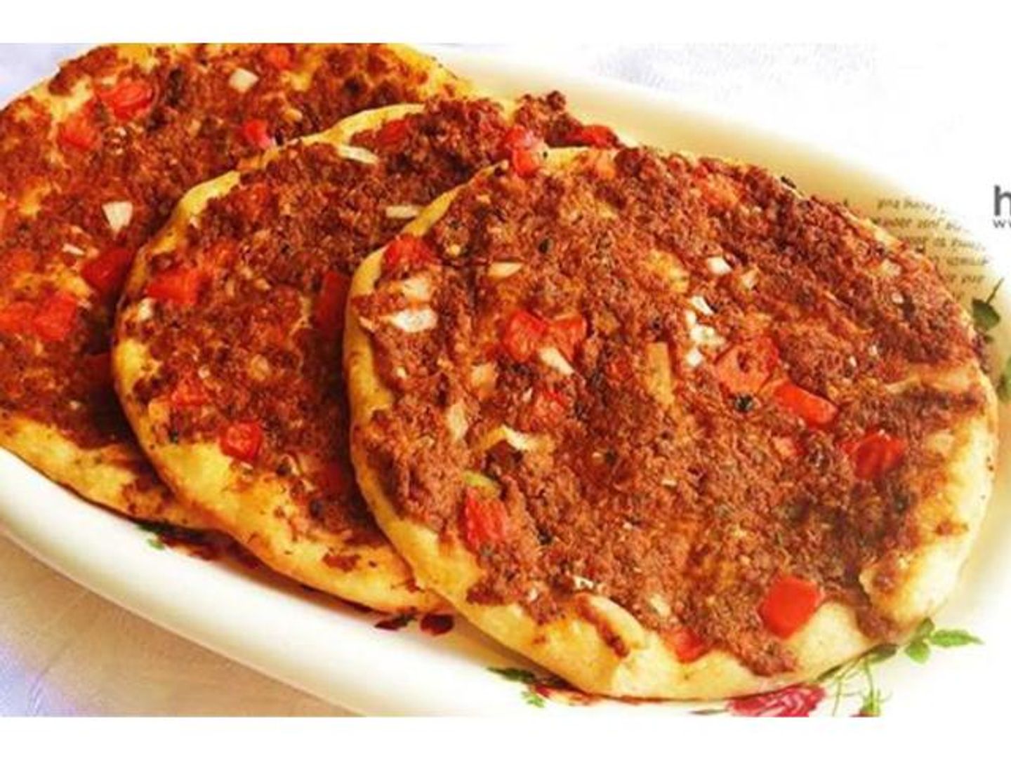 محمرة  مع الجبن