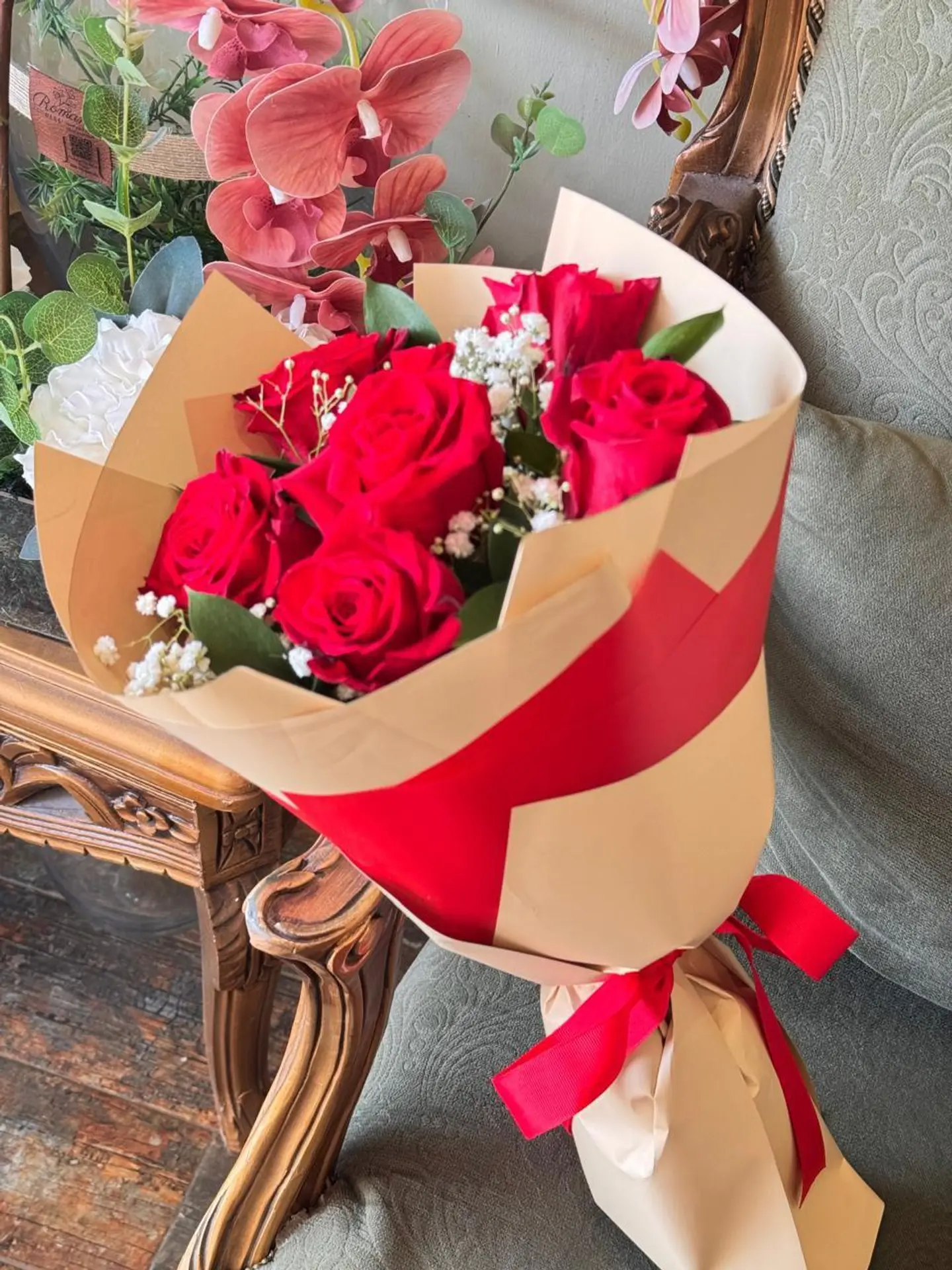 Red Roses Bouquet Flowers