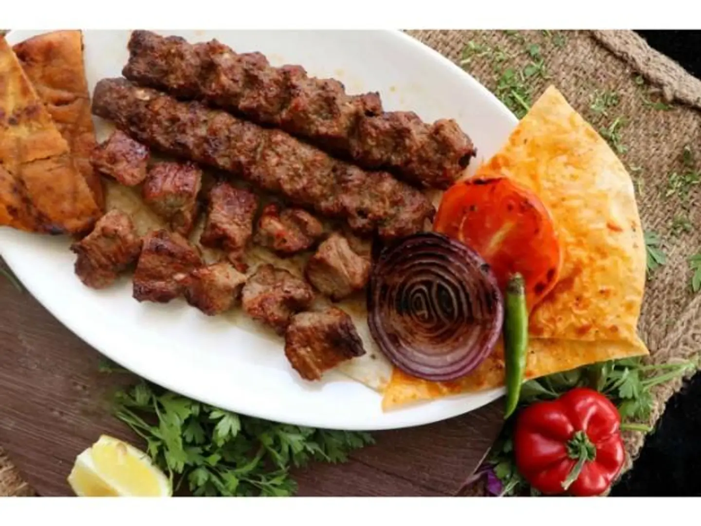 4 Skewers Of Mixed Fresh Meat