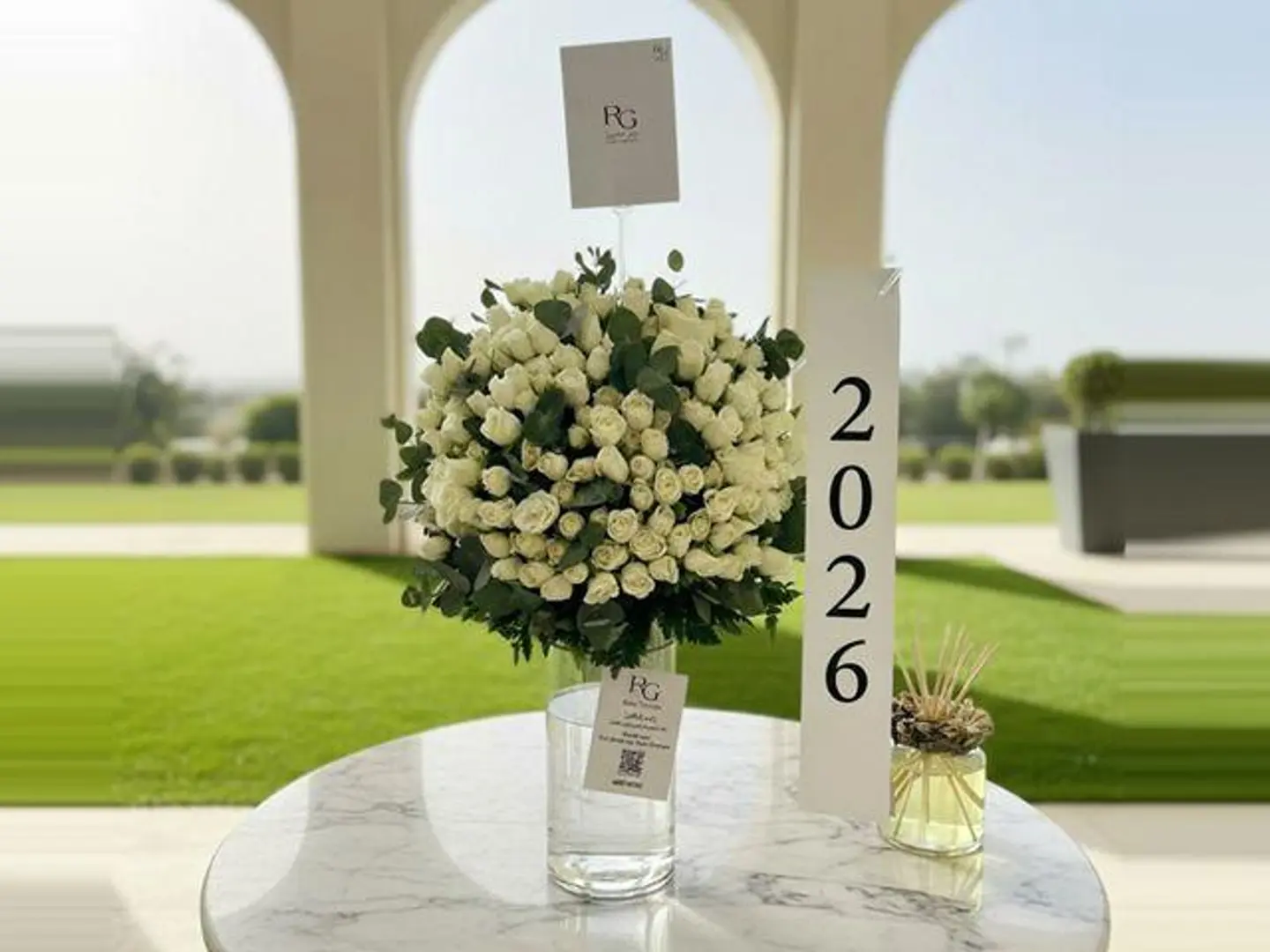 فازة ورد رقم ۱۵۷۰۲