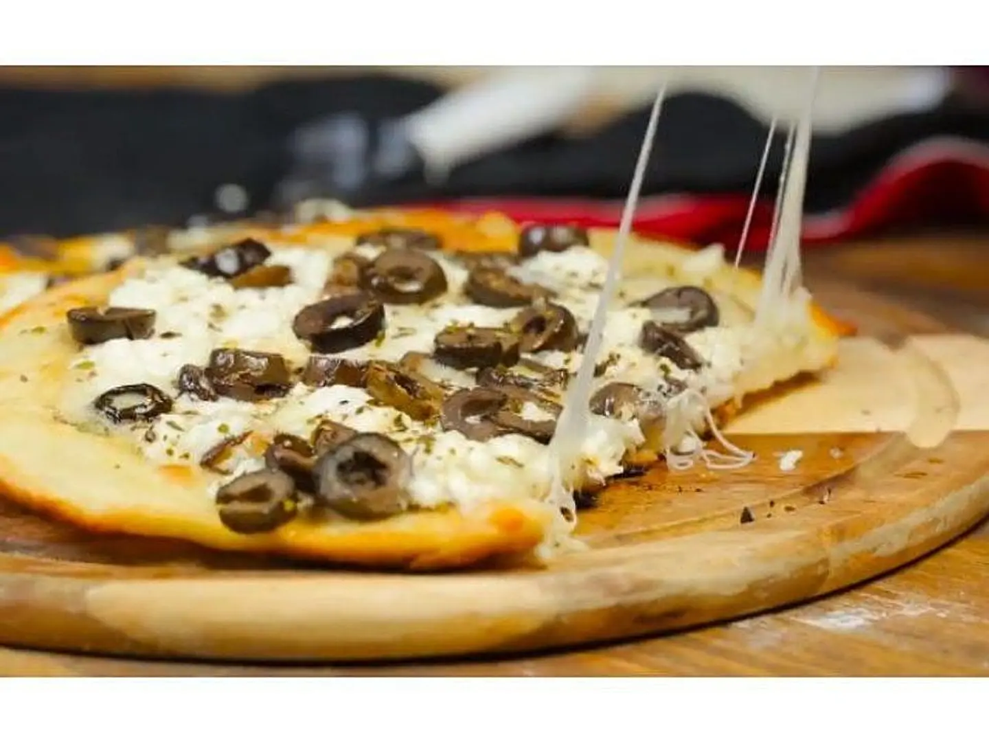 جبن مع الزيتون