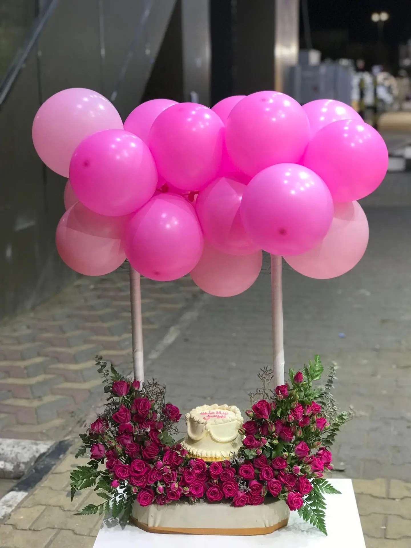 Rose Stand With Korean Cake
