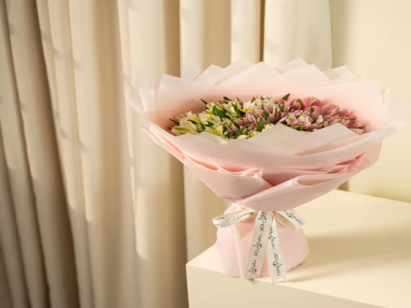 باقة لحن الحياة الاستموريا