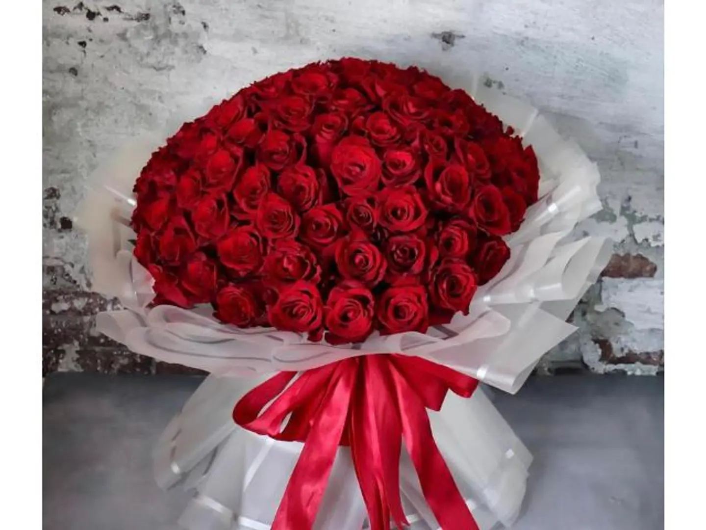 باقة ورد احمر كبيره