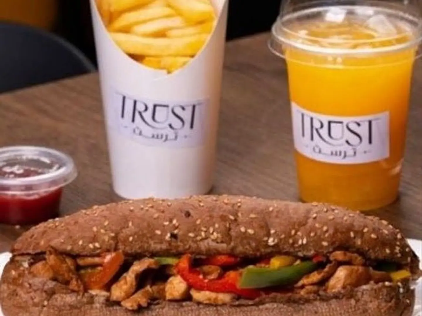 كومبو فاهيتا بطاطس مقليه عصير برتقال