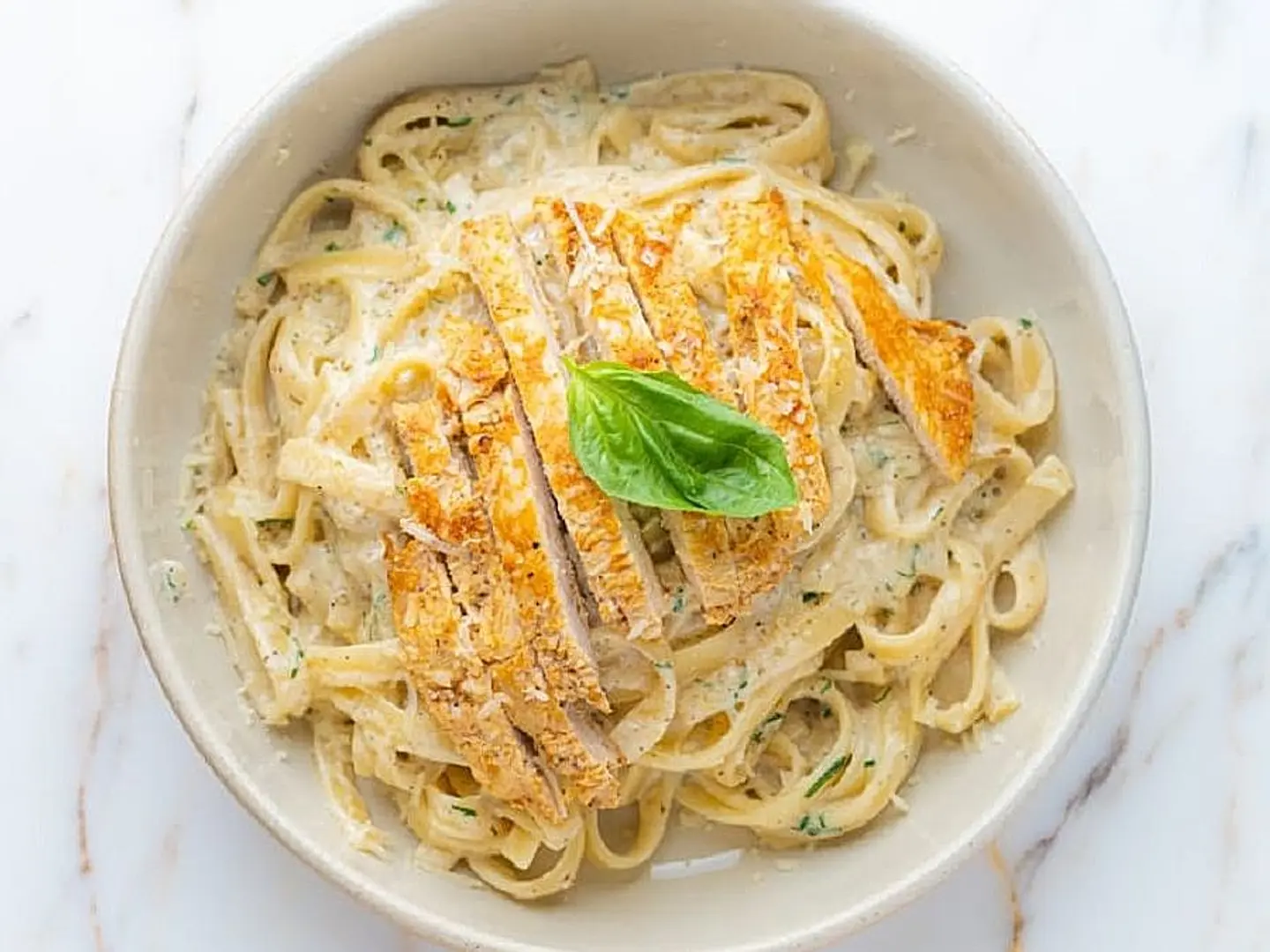 باستا فيتوتشيني الفريدو دجاج