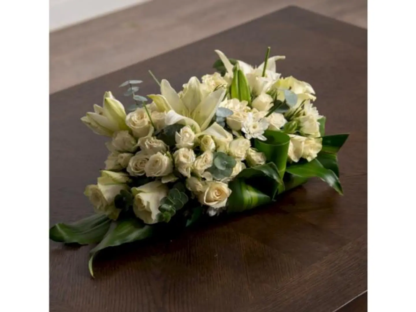 White Table Rose Arrangement 2