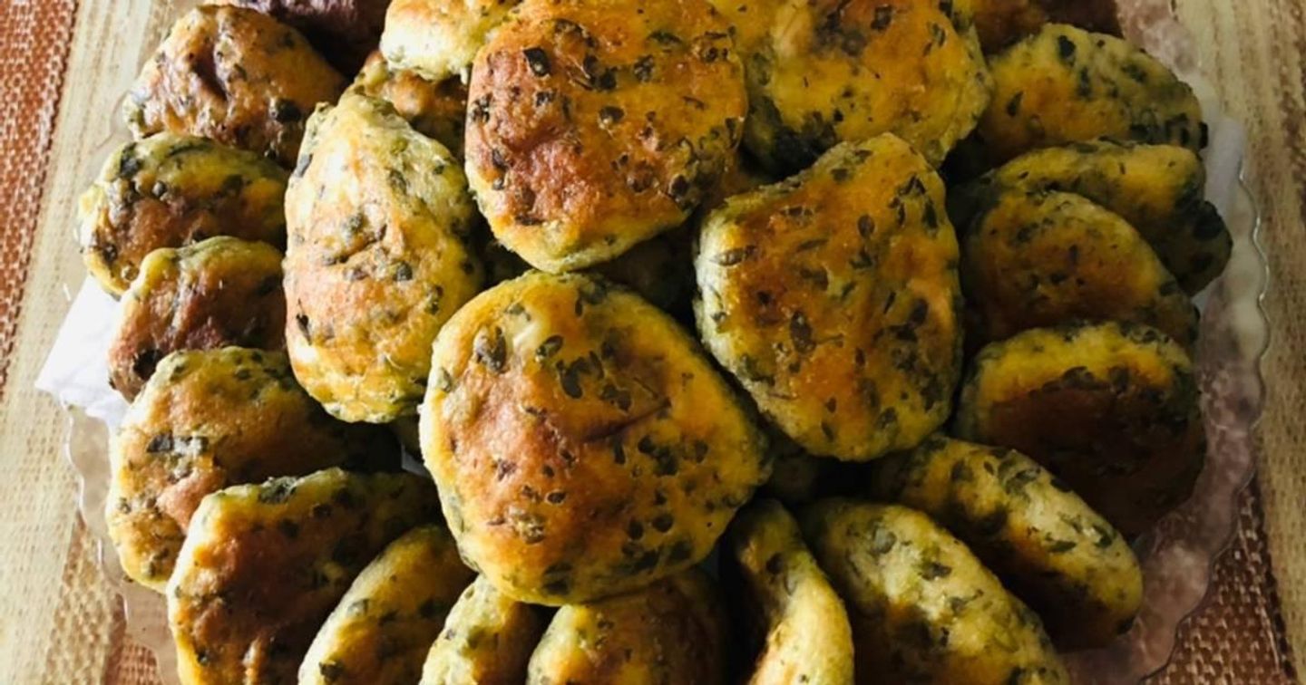 فطائر جبن مالح بالزعتر