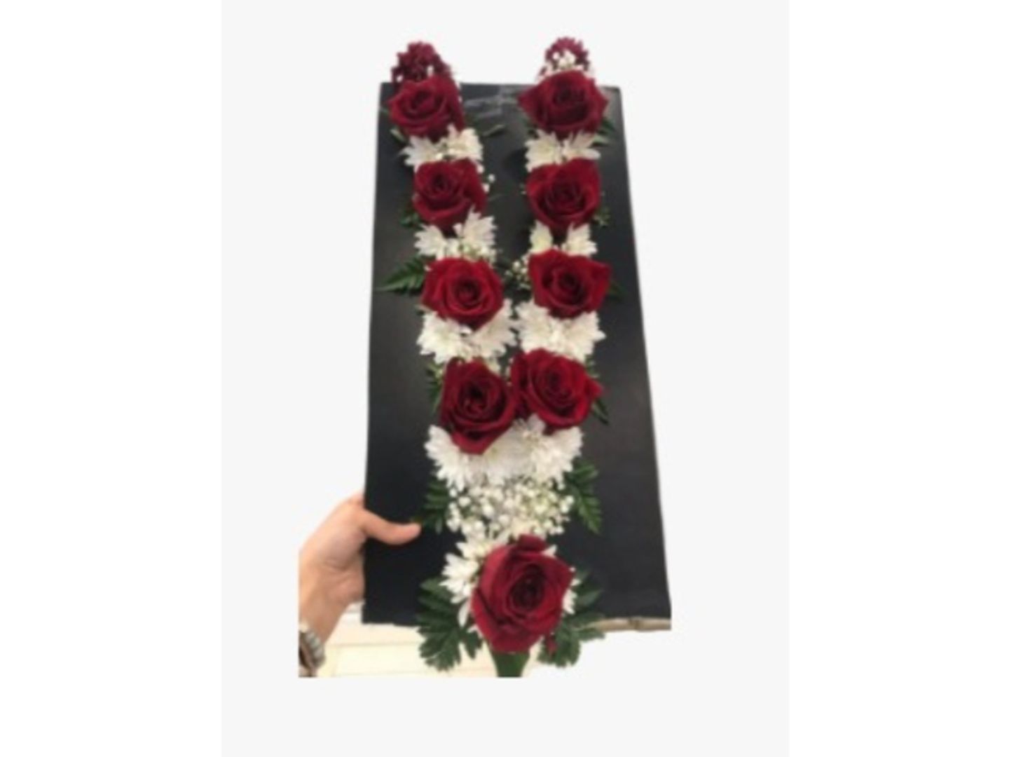 عقد الورد ثلاثة