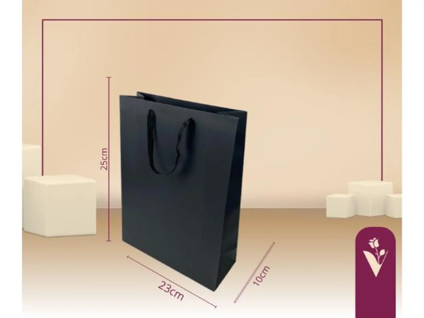 أكياس هدايا مستطيلة وسط أسود