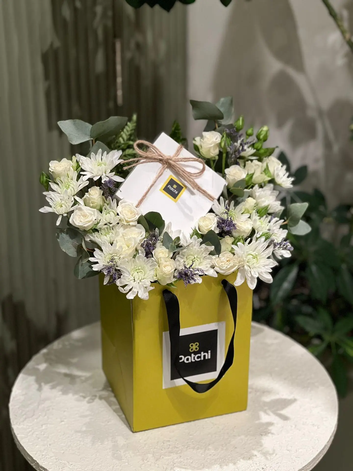 Patchi Chocolate With Natural Flowers