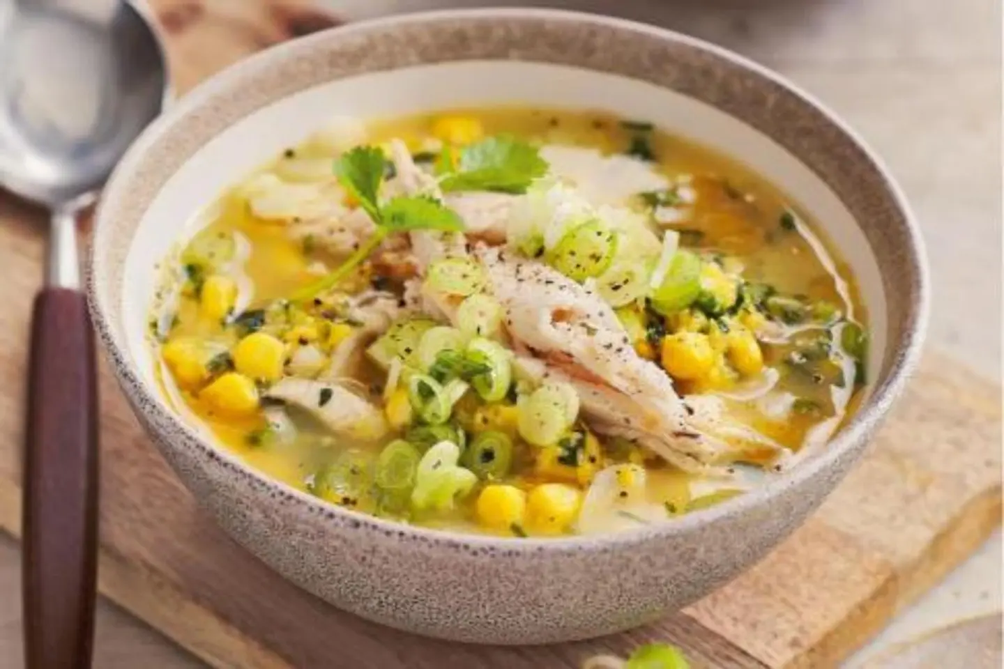 شوربة دجاج مع الذرة
