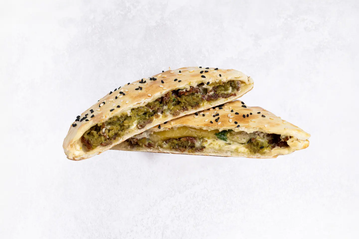 فطيرة فلافل مشكل بالبيض