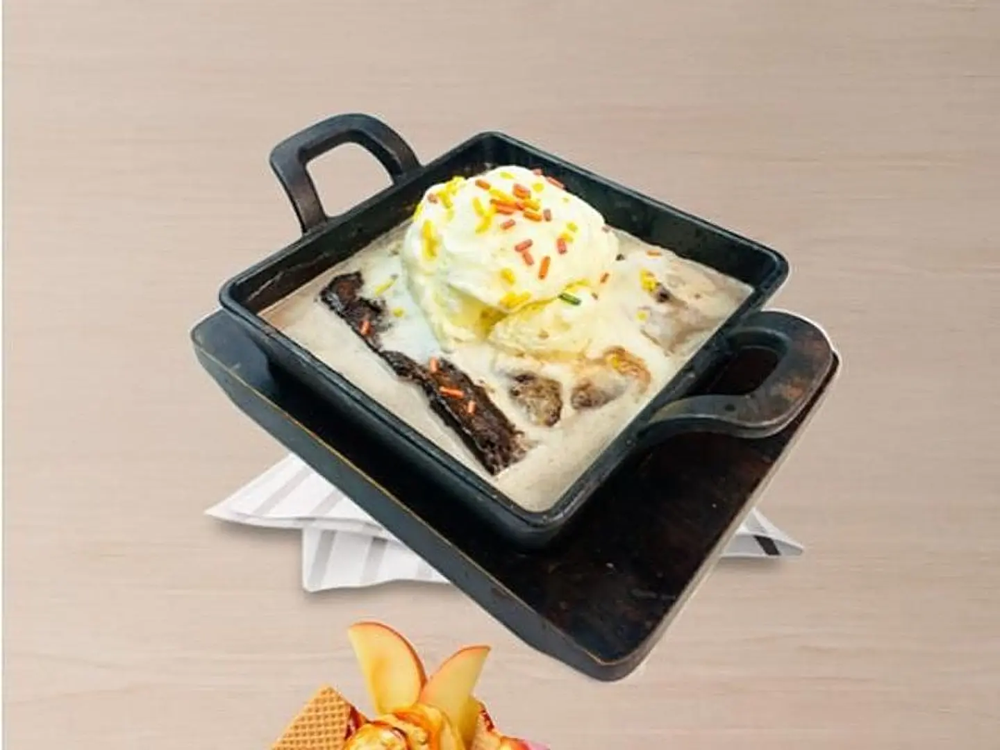 براوني ساخن مع الايس كريم