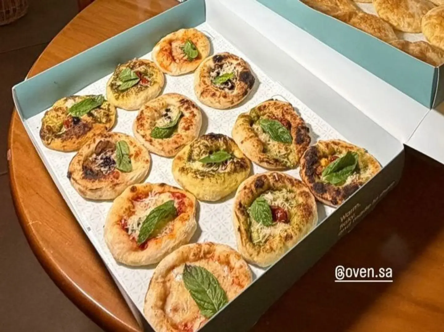 علبة ميني بيتزا