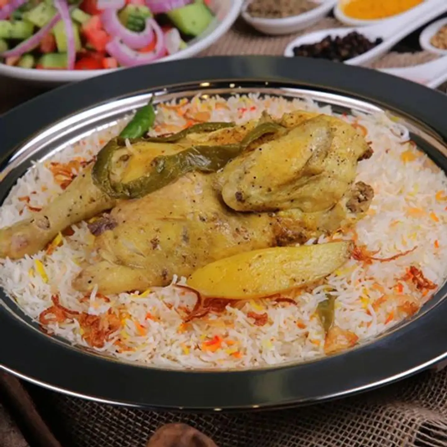 نصف دجاج مدفون - مع الارز