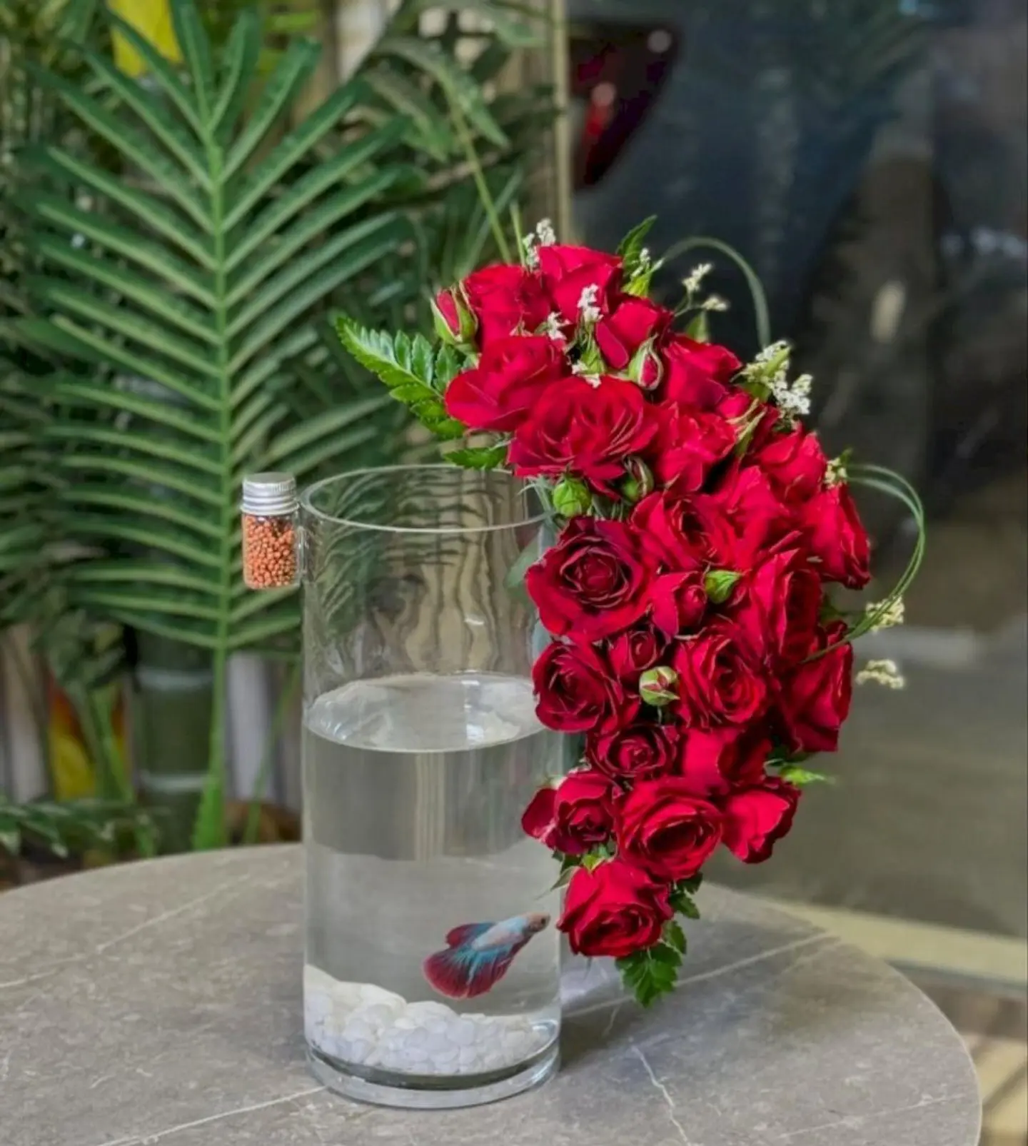 Red Rose Vase With Fish