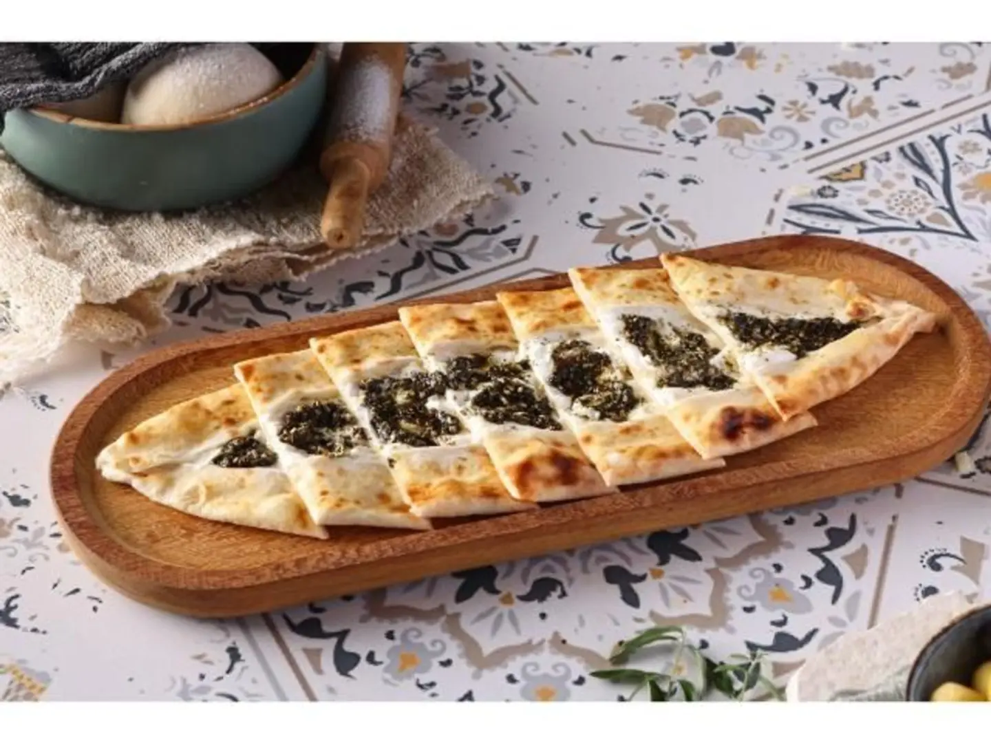 فطيرة لبنة بالزعتر