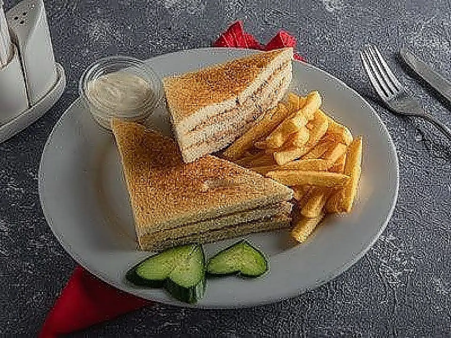 ساندوتش تونة