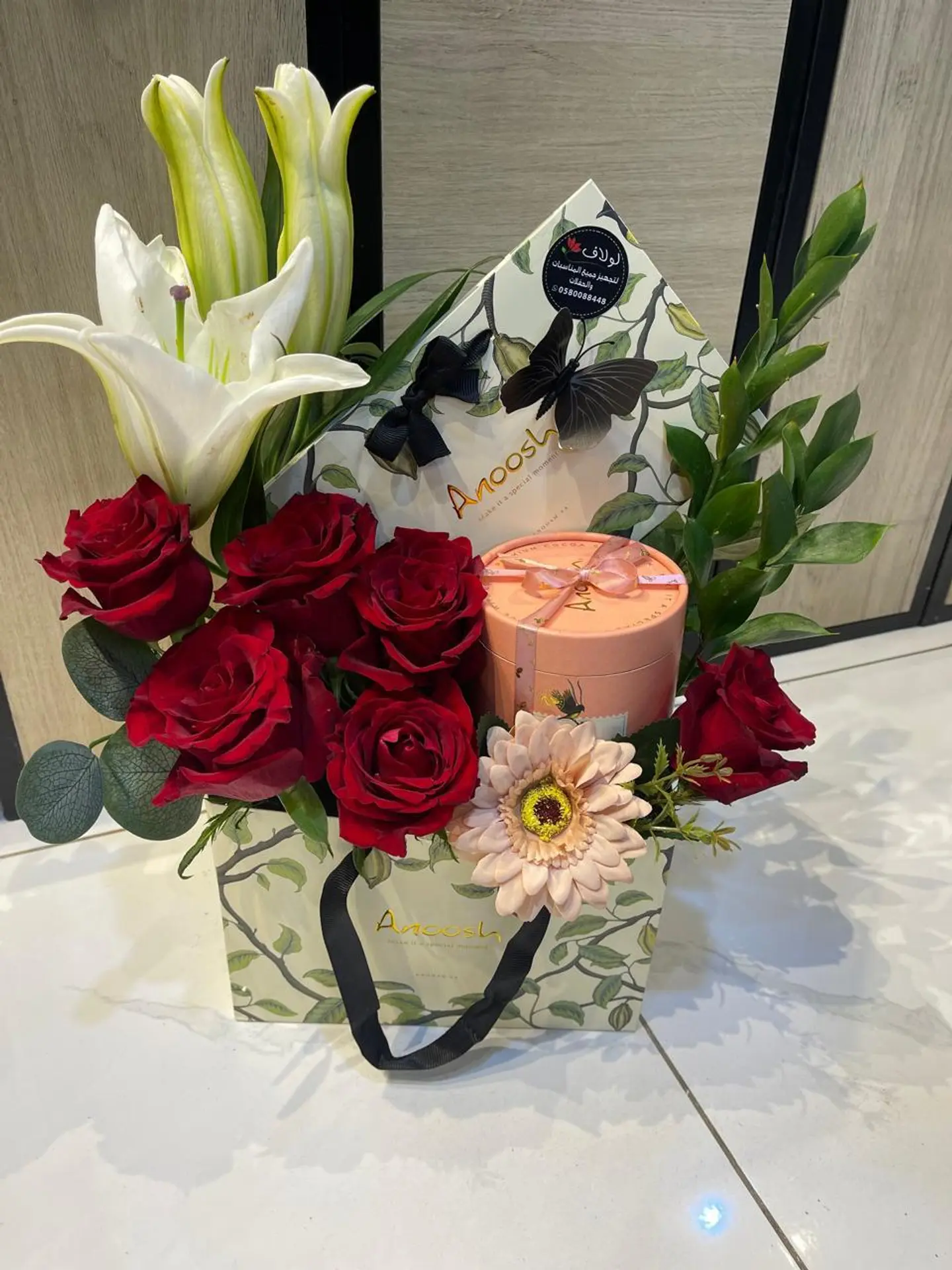 Anoush Sweets In A Distinctive Gift Shape With Natural Roses, Roses, And Casablanca 22
