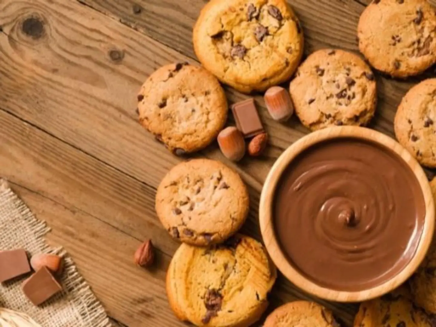 Kinder And Pecan Cookies