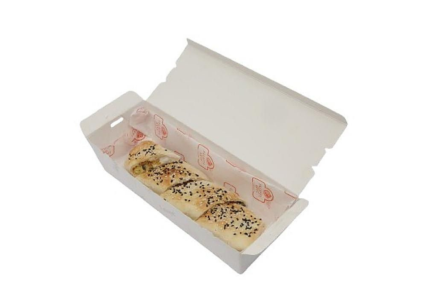 فطيرة فلافل مع لبنة وزيتون