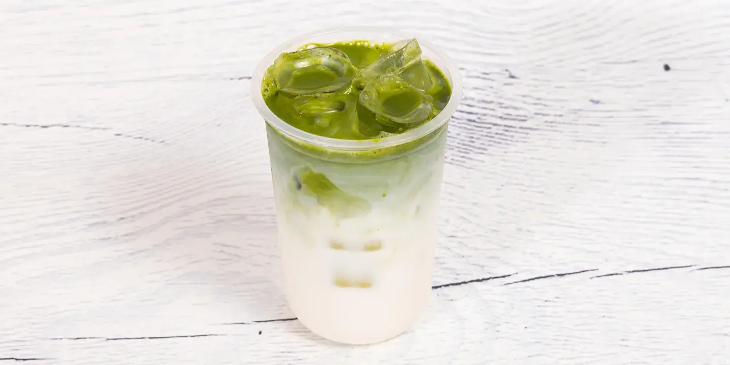 آيس ماتشا بحليب الفانيليا