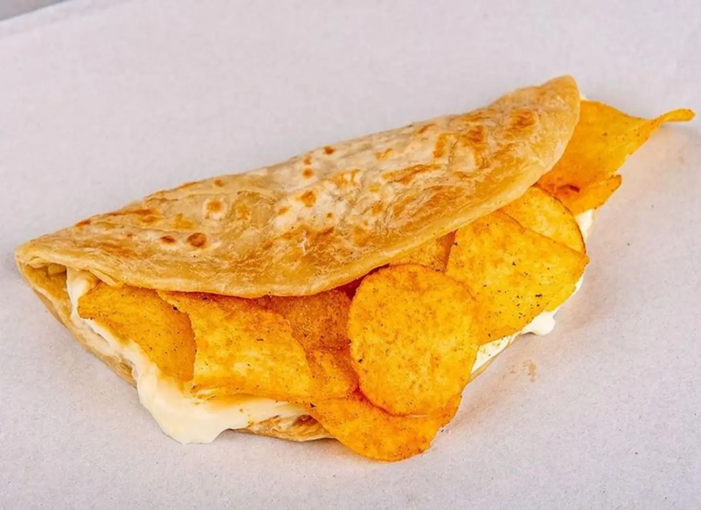 ساندوتش شيبس بالجبنة