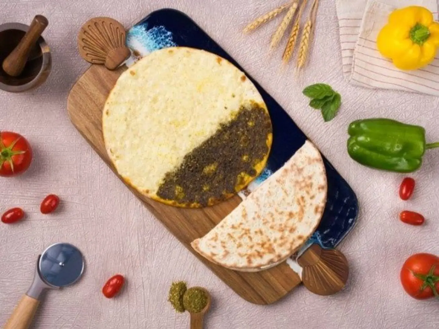 زعتر مع الجبنة