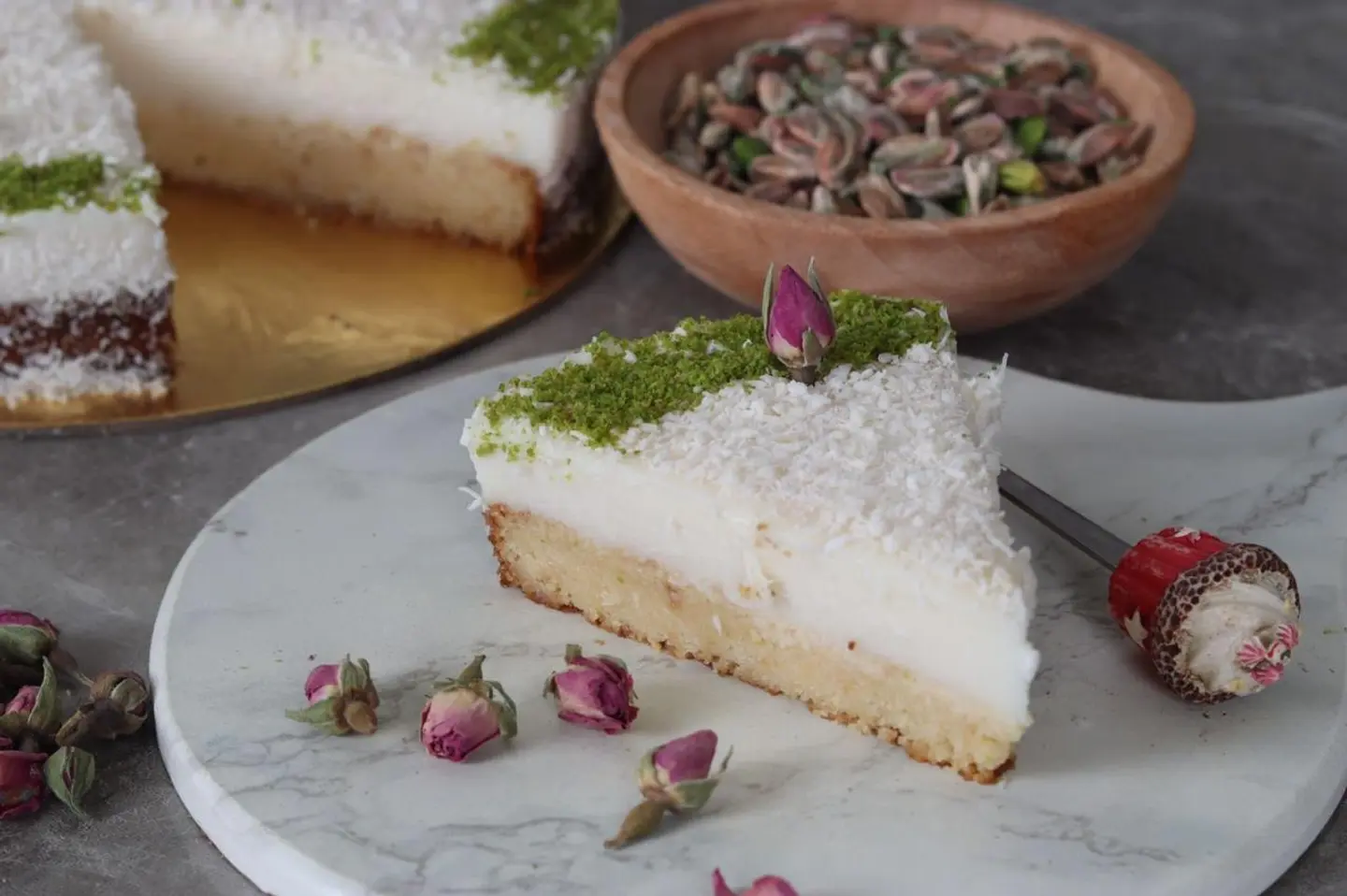 بسبوسة بالمهلبية قطع