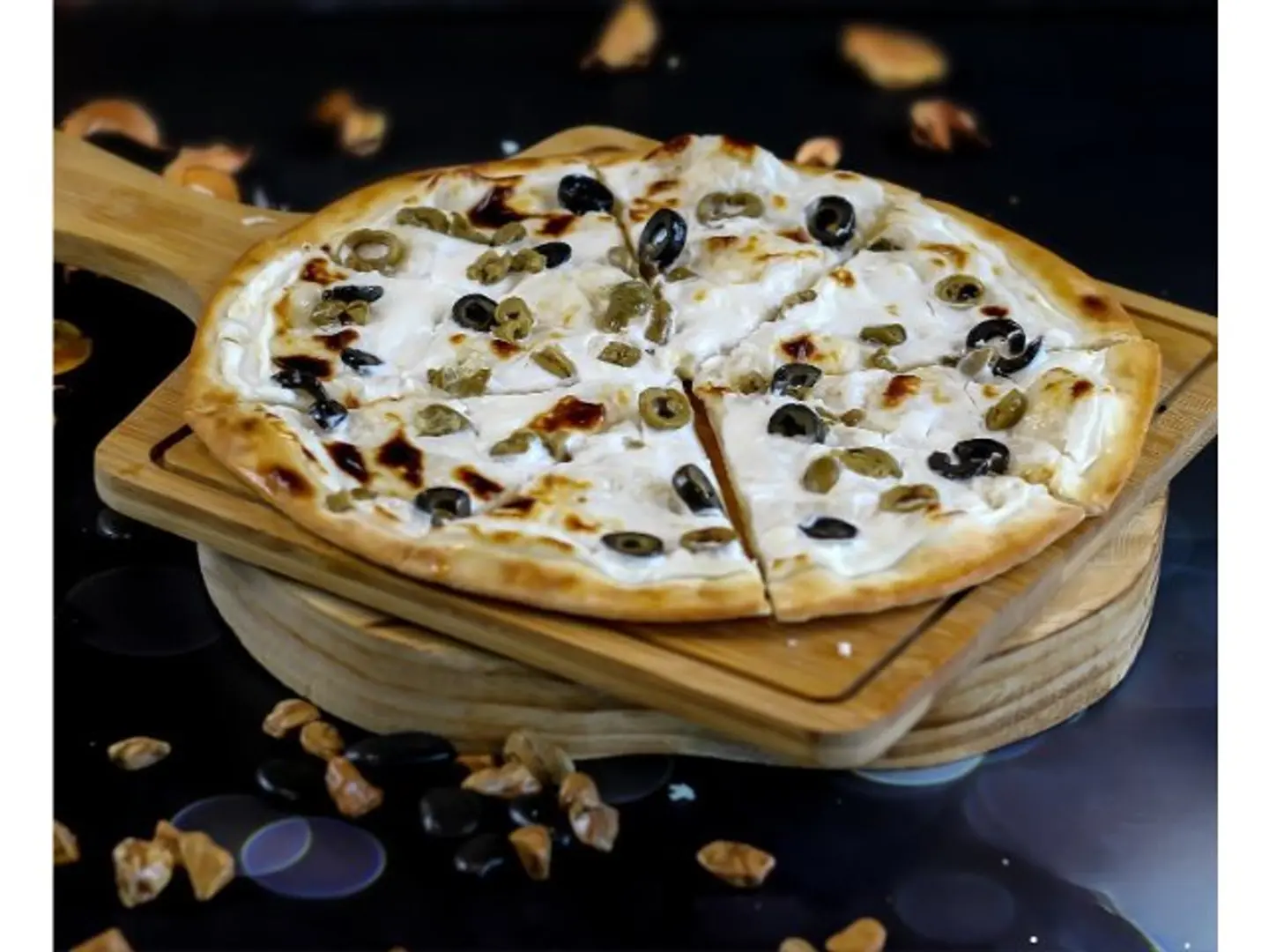 فطيرة لبنه مع زيتون