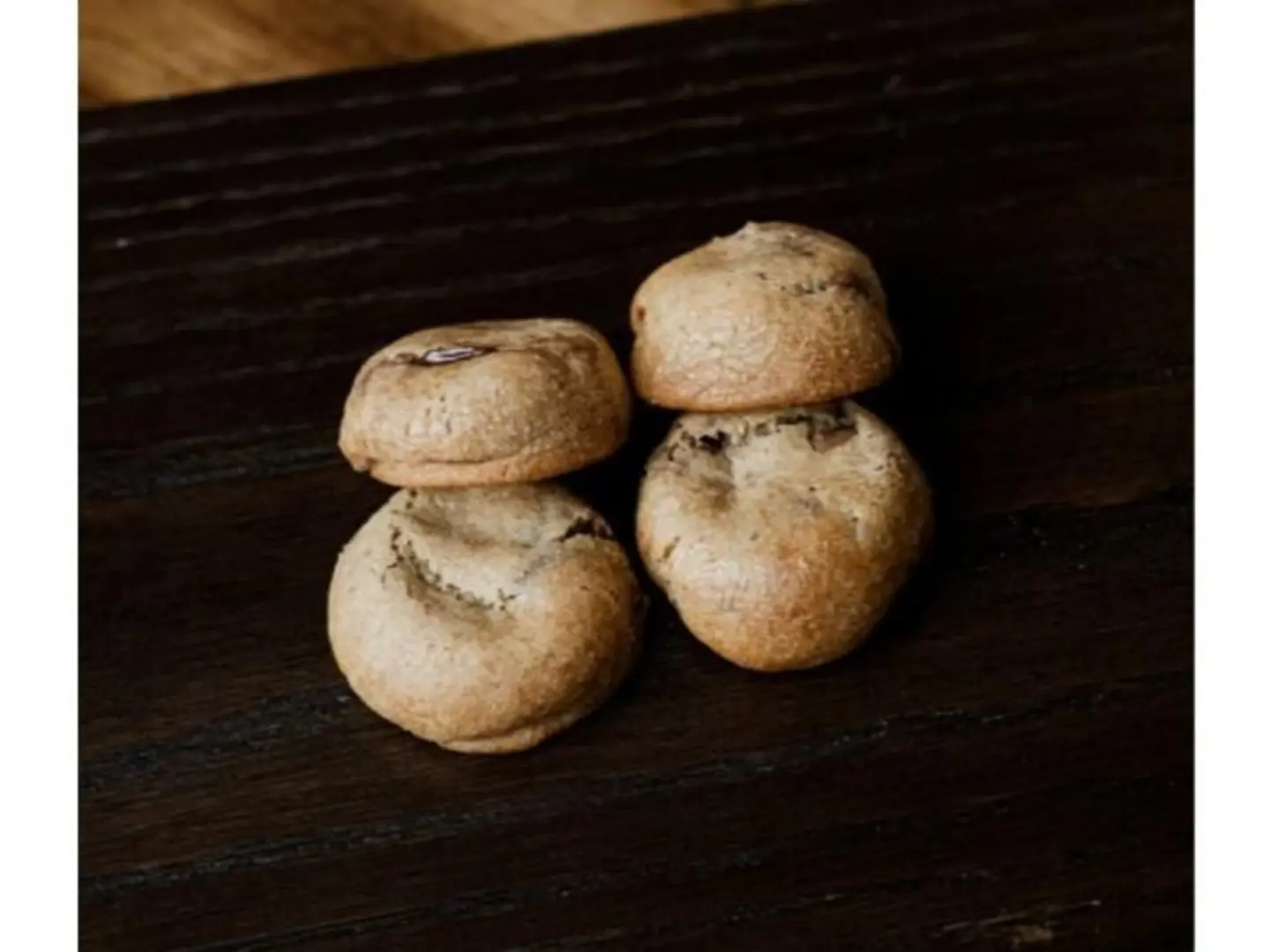 كوكيز التمر والهيل الصغير