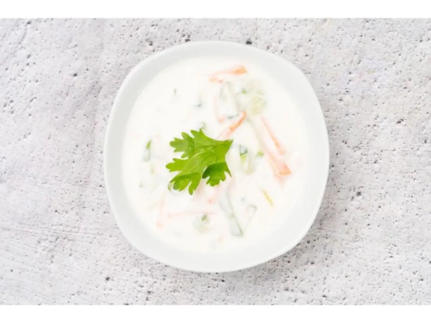 سلطة لبن حار