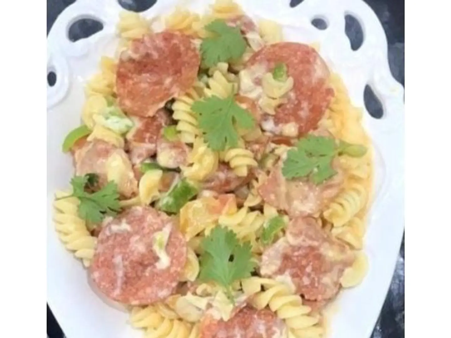 باستا بيبروني بيضاء