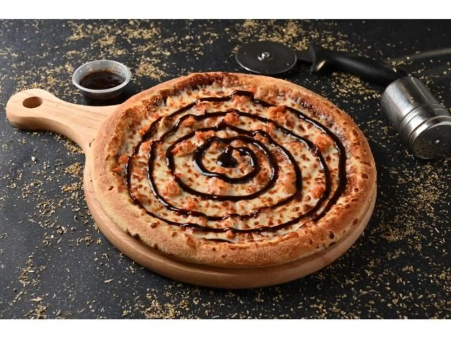 بيتزا باربيكيو دجاج وسط