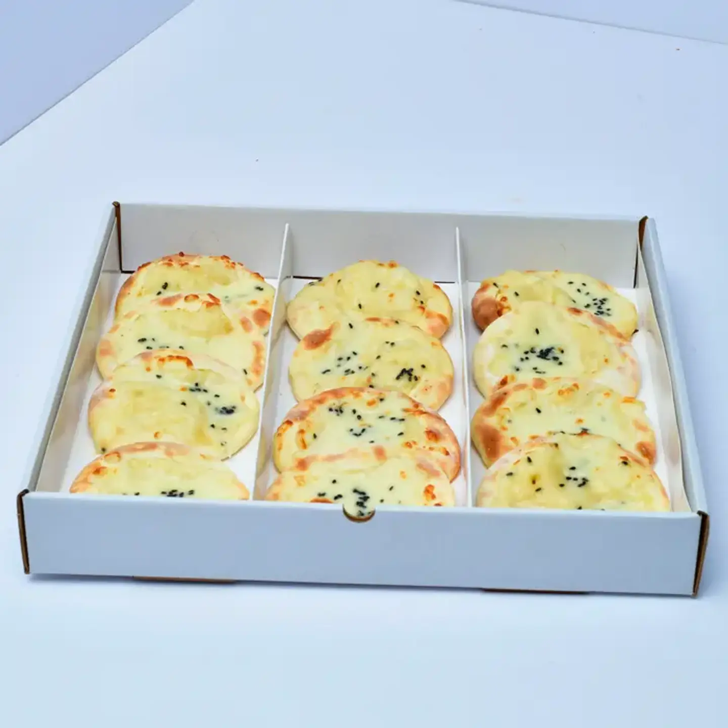 بوكس ميني عكاوي - 12 قطعة