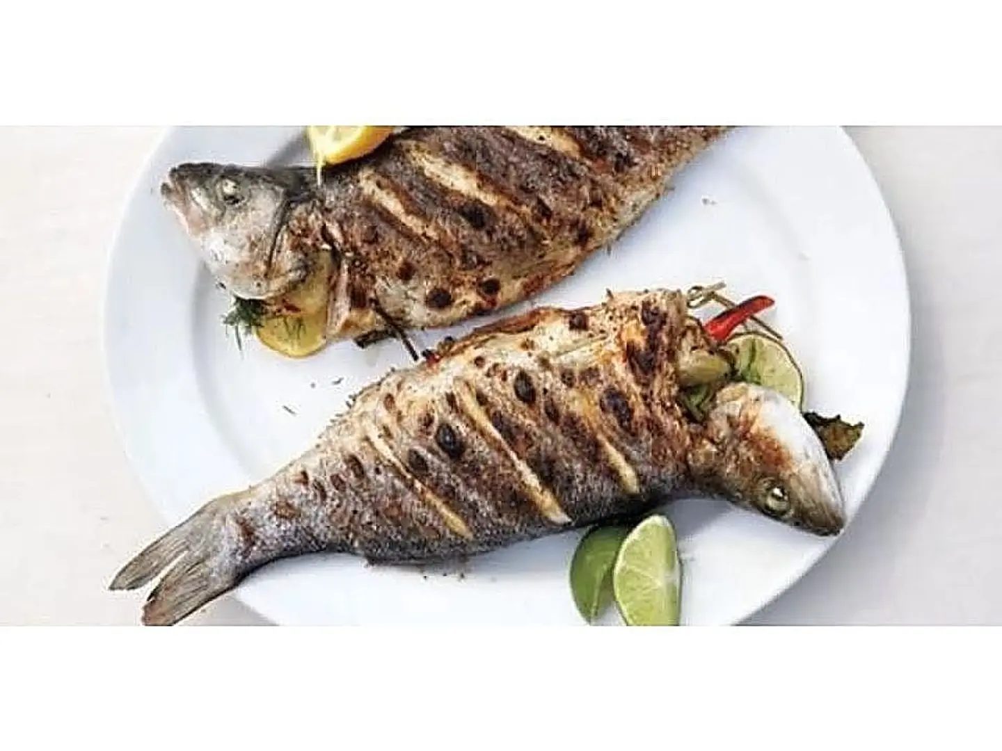 قاروص مشوي بالفرن