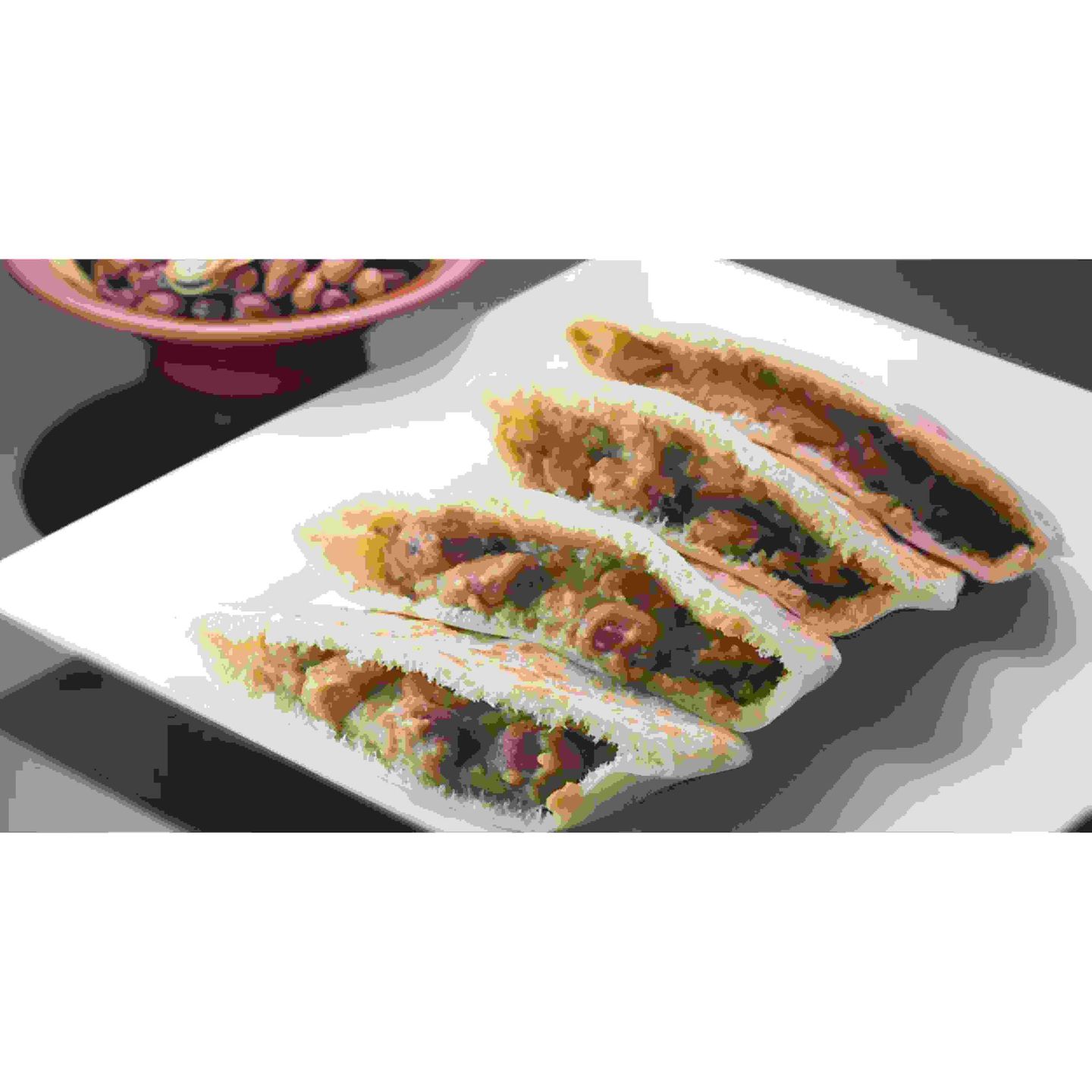 ساندوتش فول  - خبز مصري
