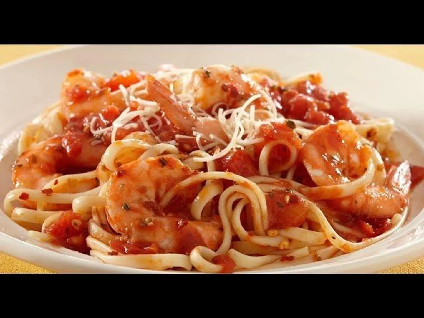 مكرونة جمبري احمر