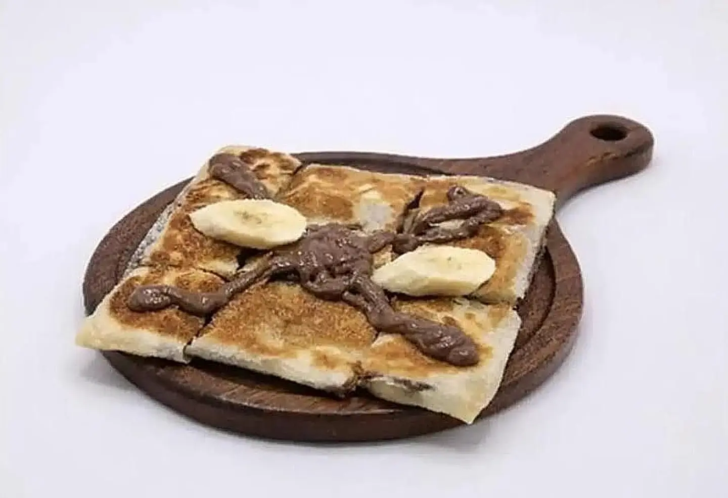 Sweet Nutella Mutabbak With Banana Slices