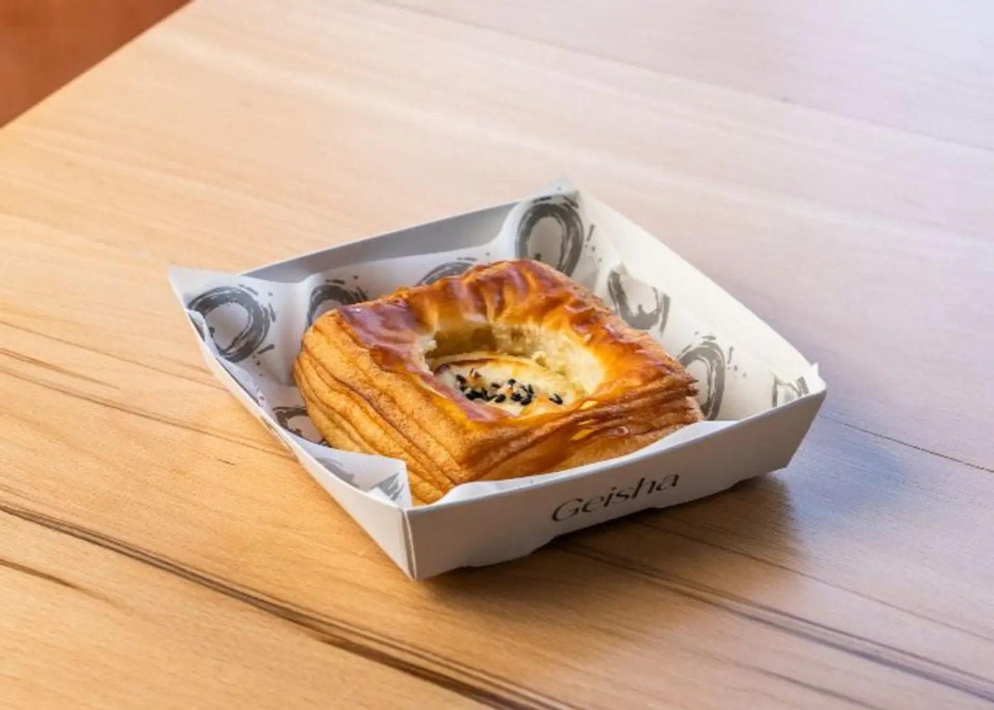 دانيش عسل وجبن