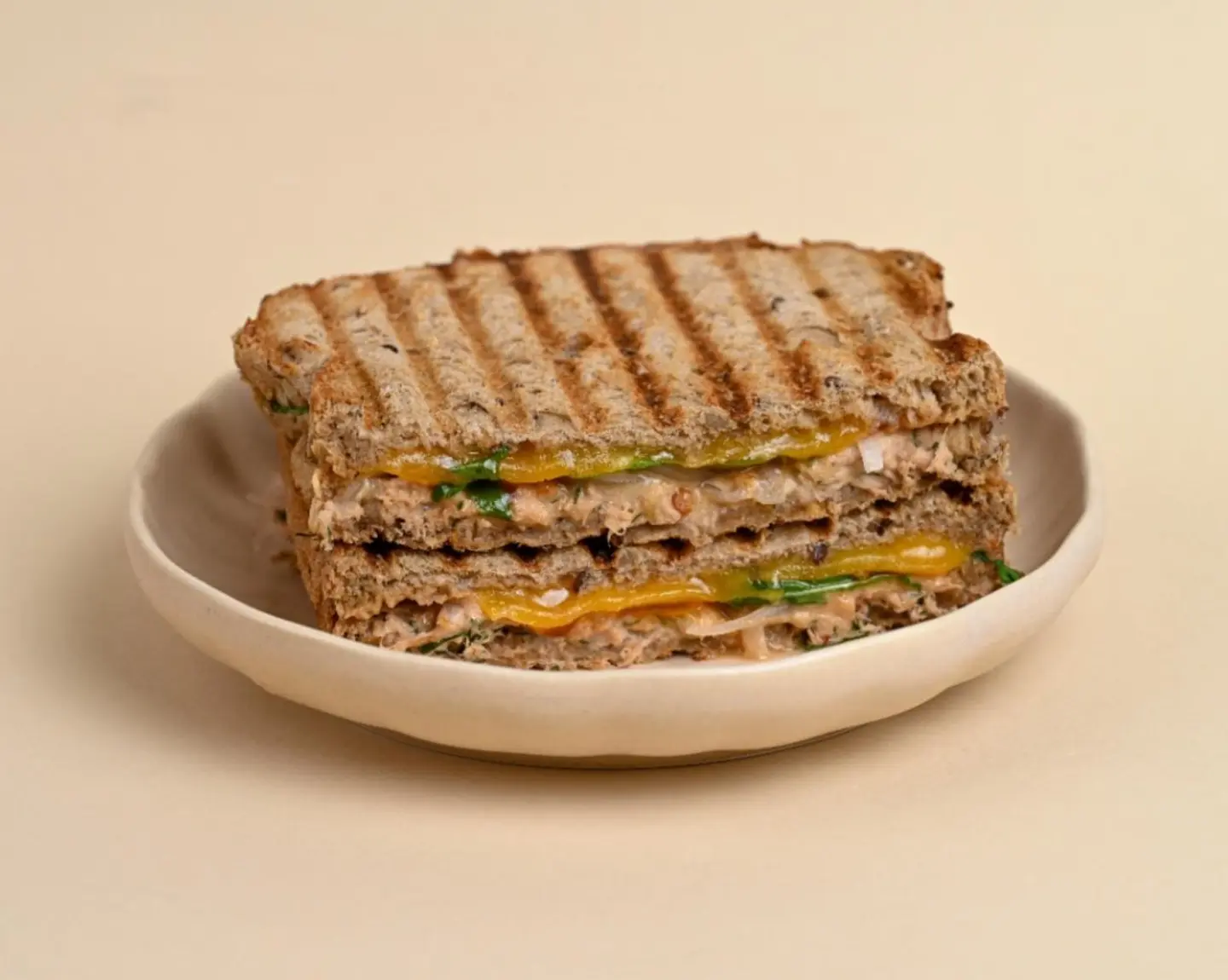 توست سلطة تونا