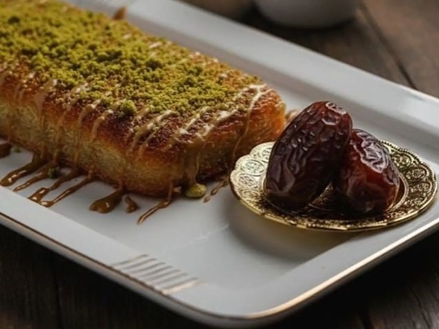 Cream Kunafa With Dates Small
