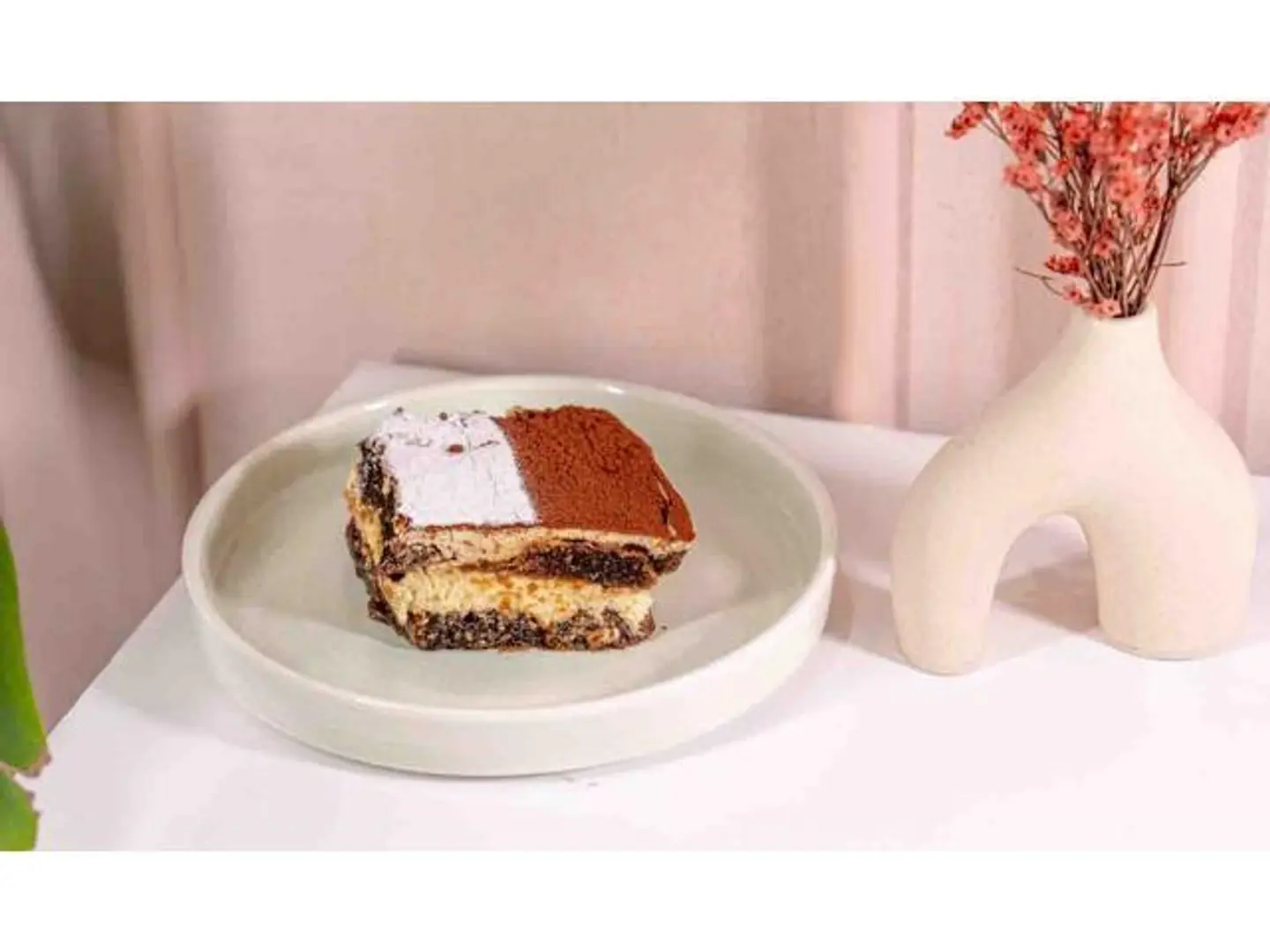 Tiramisu Cake