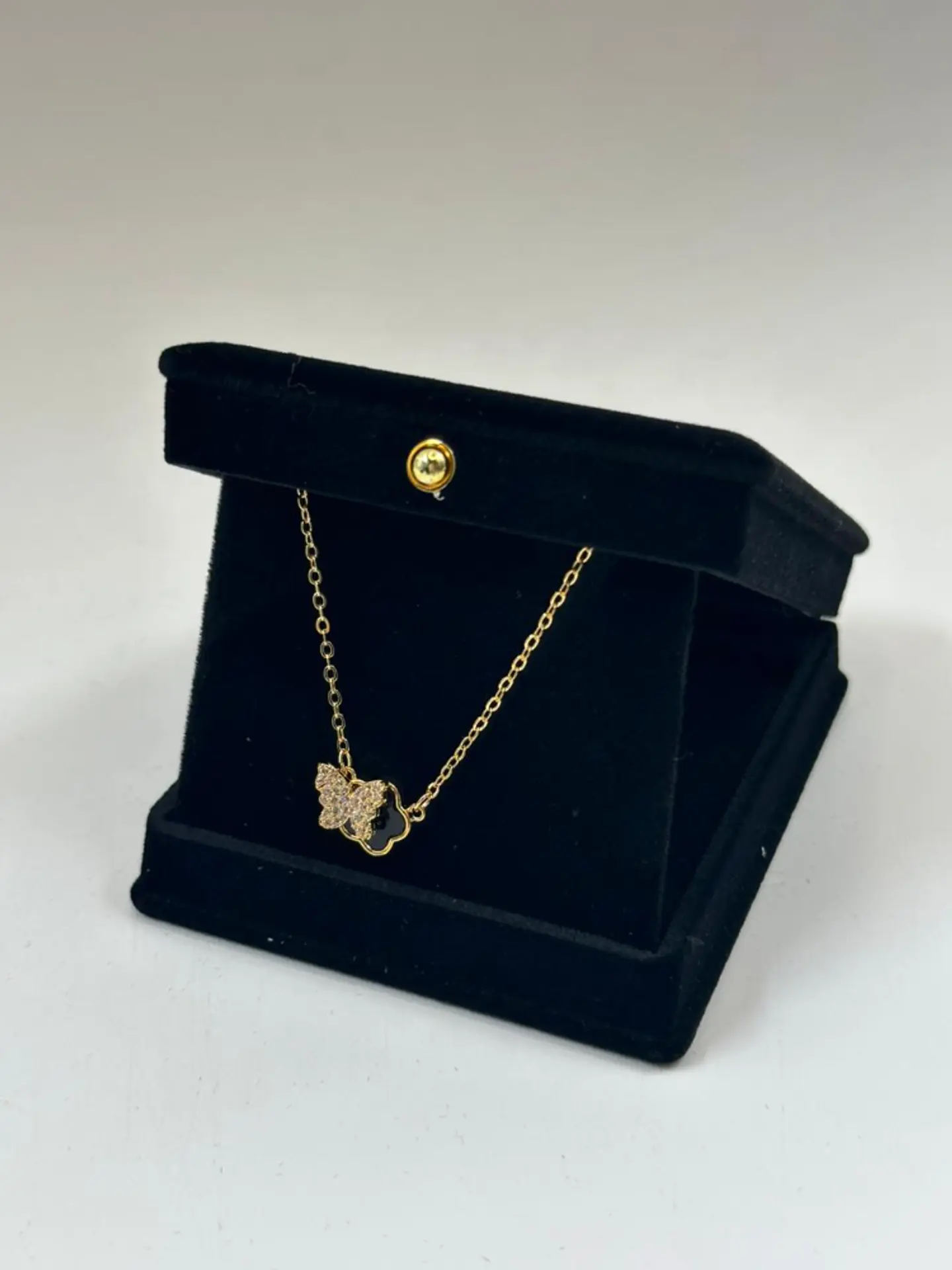 Necklace Gold With Black